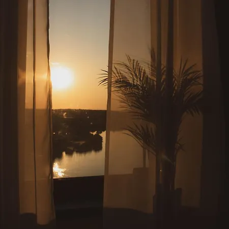 Cozy Special Lake View * Bukarest
