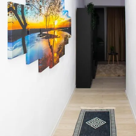 Cozy Special Lake View Apartment Bucharest